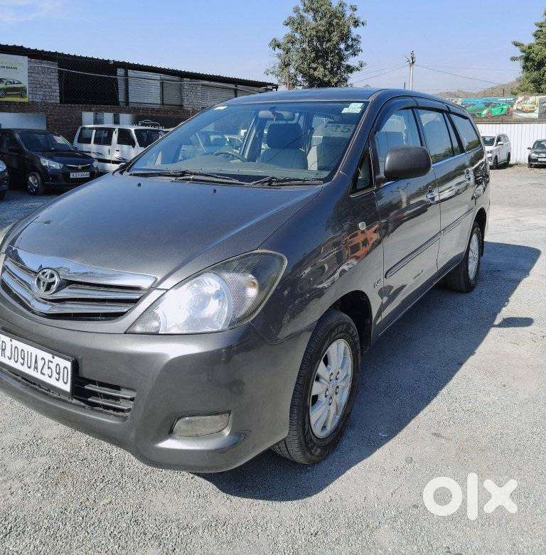 Toyota Innova 2.5 V 7 Str, 2010, Diesel