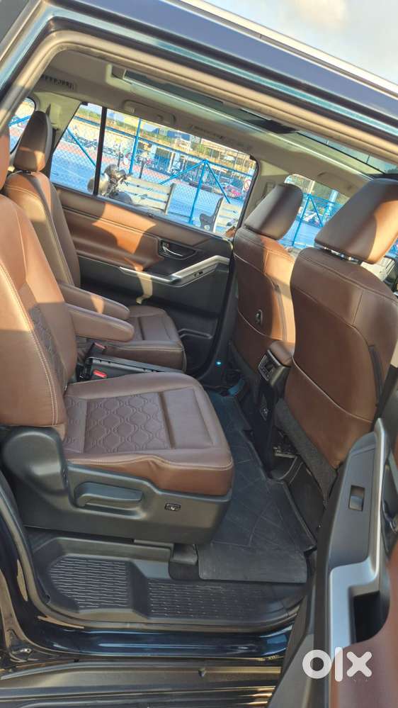 Toyota Innova Hycross 2.0 Zx (o) Hybrid 7 Str, 2023, Petrol