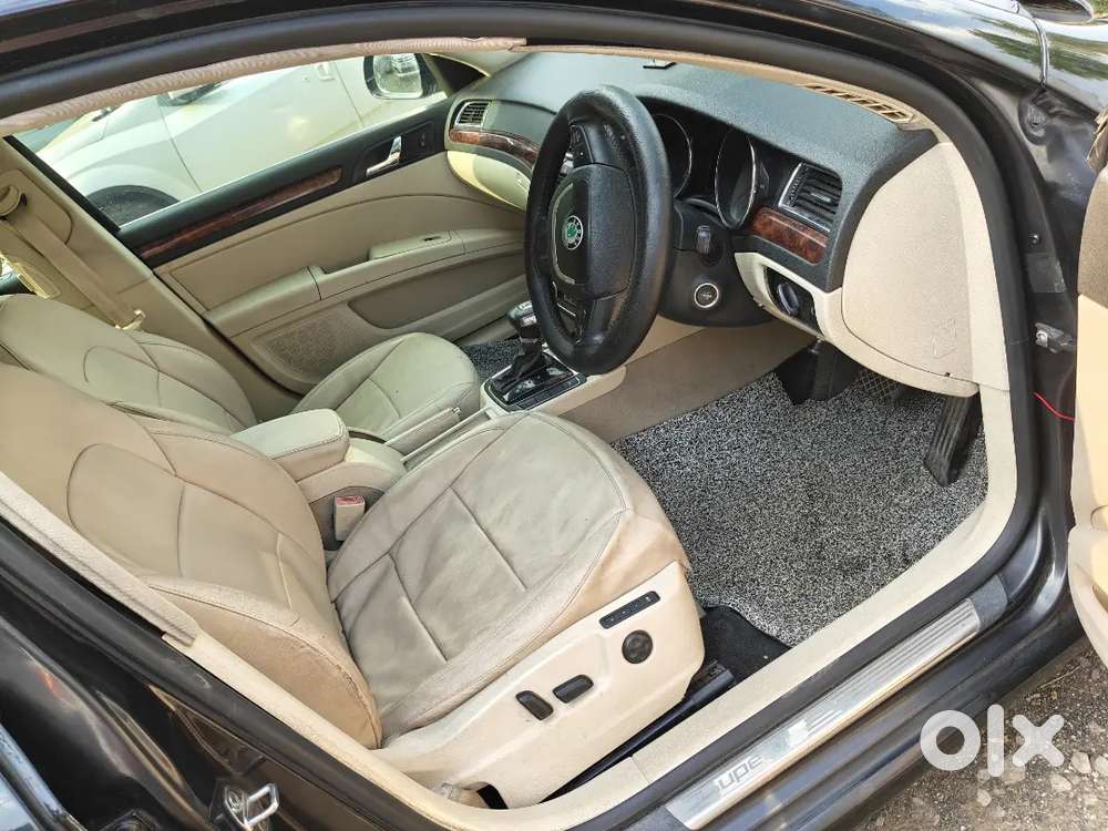 Skoda Superb Elegance 2.0 At , Button Start , Sunroof