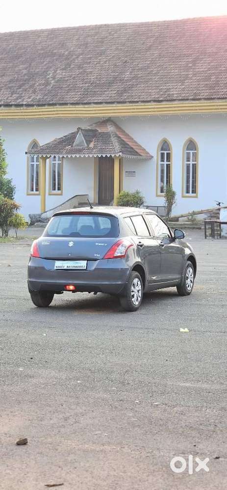 Maruti Suzuki Swift Vxi + Manual, 2017, Petrol