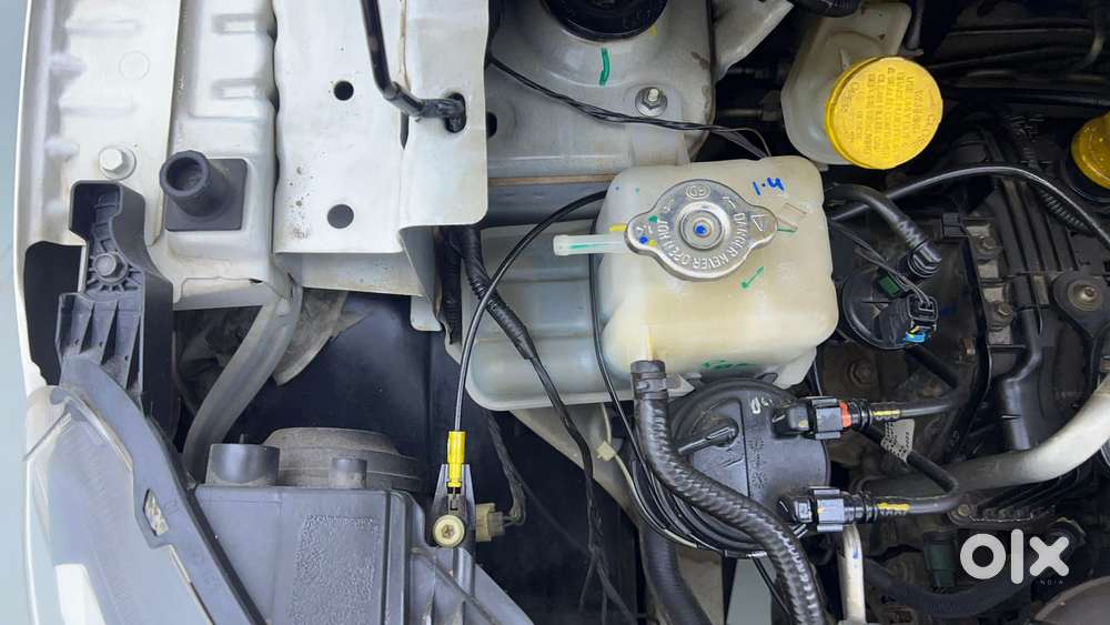 Renault Triber Rxz Easy-r Amt, 2023, Petrol