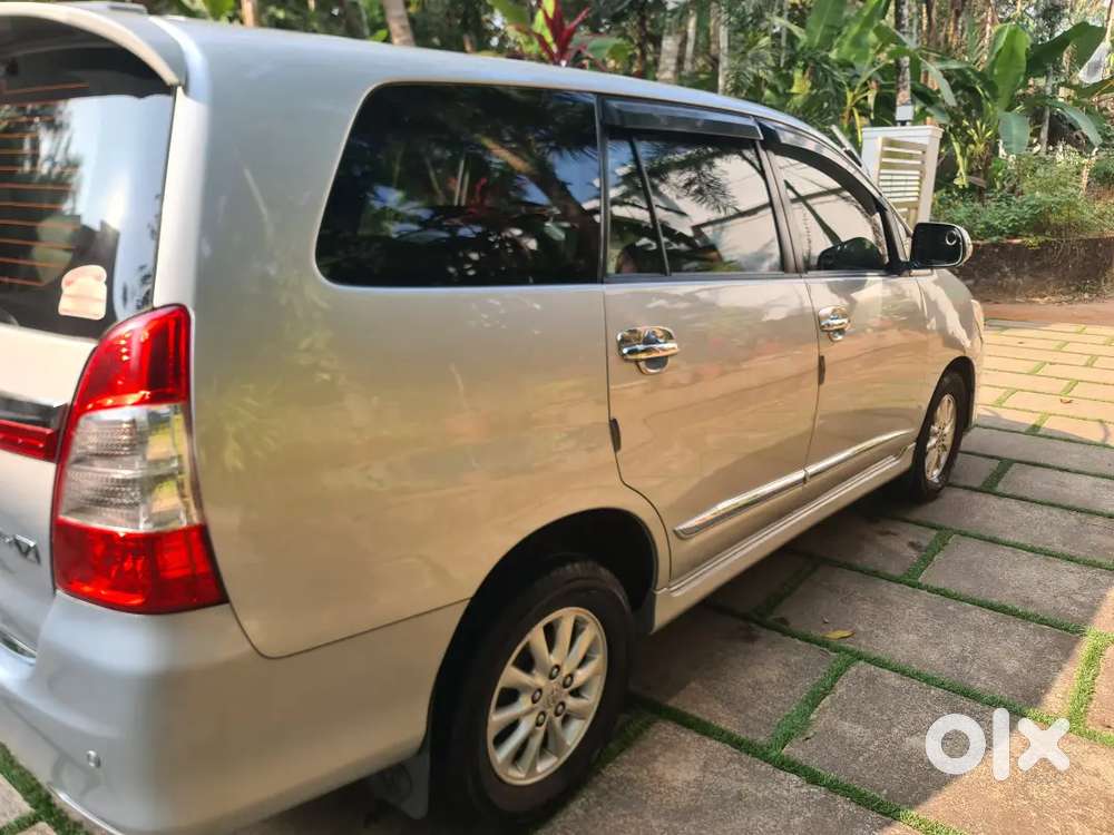 Toyota Innova 2014 Diesel 110000 Km Driven