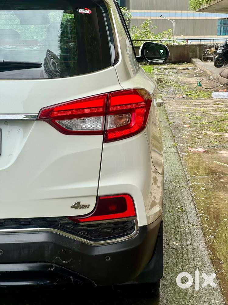 Mahindra Alturas G4 4wd At, 2023, Diesel