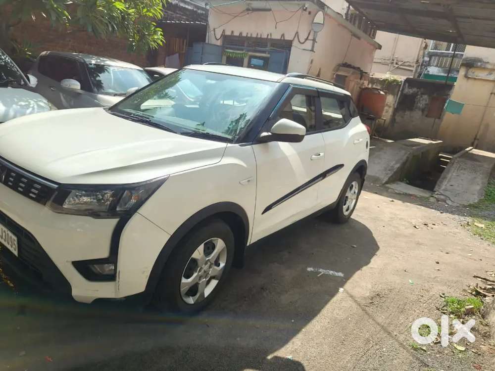 Mahindra Xuv300 2022 Petrol Well Maintained