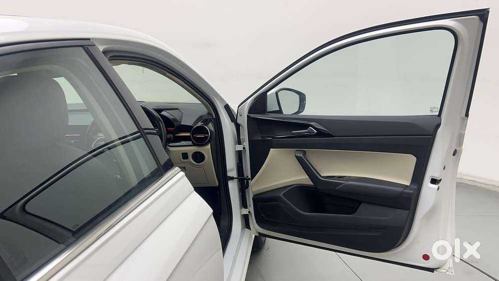 Skoda Slavia Style 1.0l Tsi Mt, 2022, Petrol