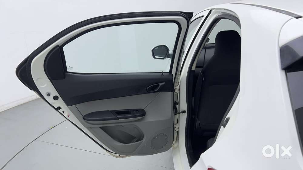 Tata Tiago 1.2 Revotron Xt, 2017, Petrol
