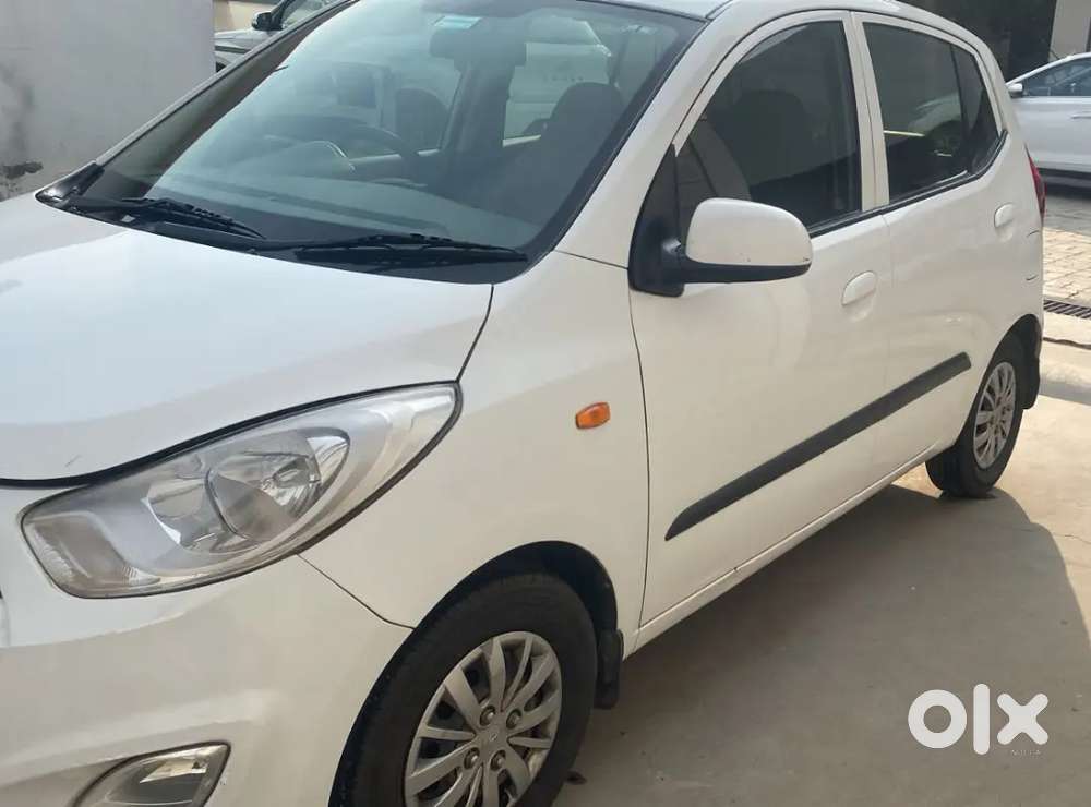 Hyundai I10 Sportz 2015 Variant