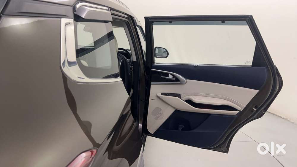 Kia Carens 1.4 Luxury Plus 6 Str, 2022, Petrol