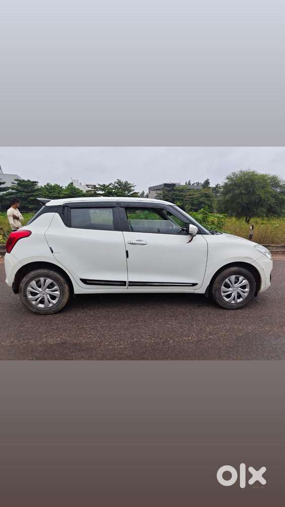 Maruti Suzuki Swift Vxi + Manual, 2022, Petrol