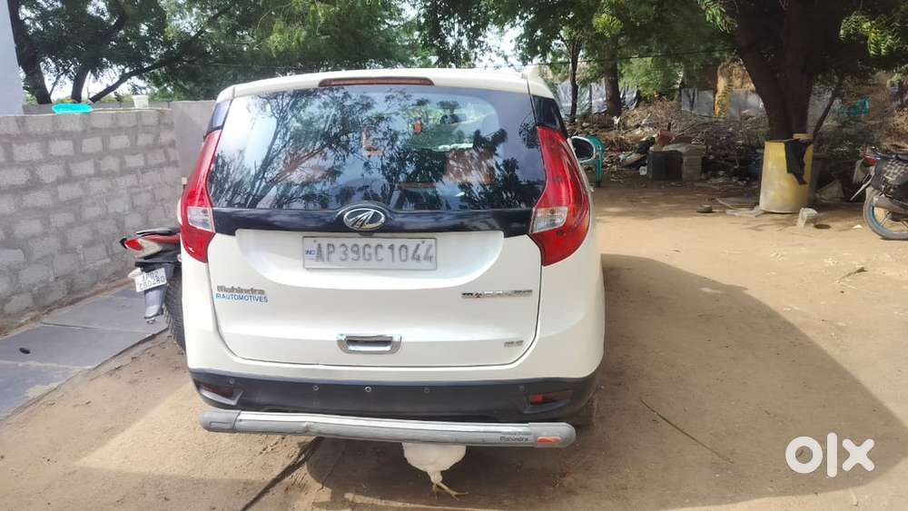 Mahindra Marazzo Diesel 2020