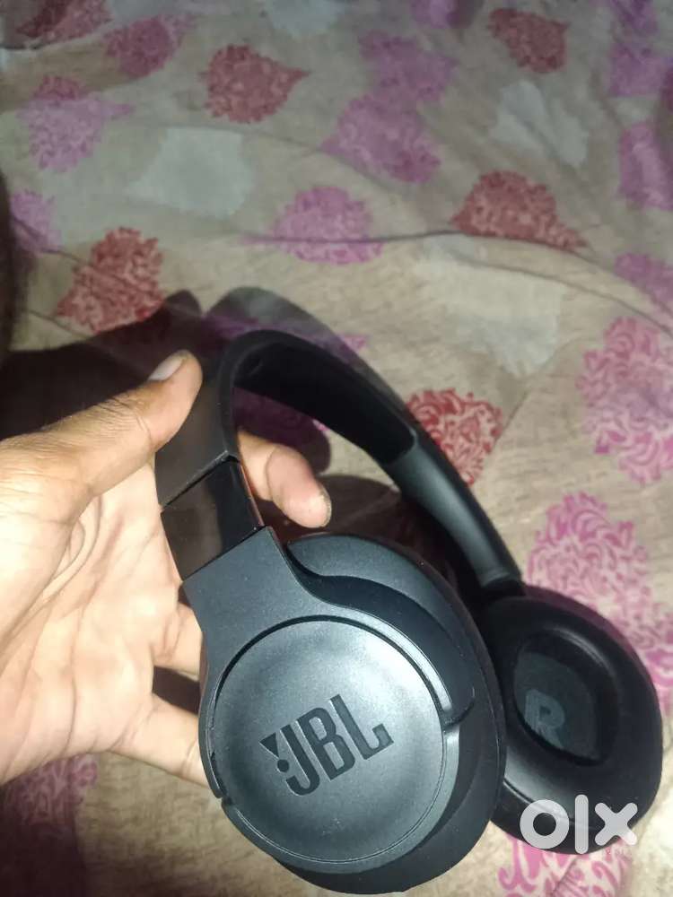 JBL 770NC  urgent sell 5 day hue hai