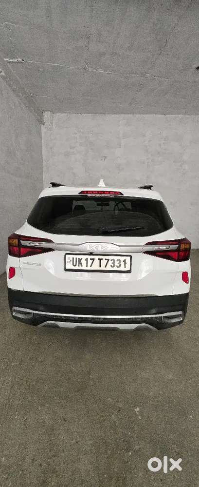 2023 Kia Seltos Htk Plus Imt Petrol  White  45,000 Km  Single Owner