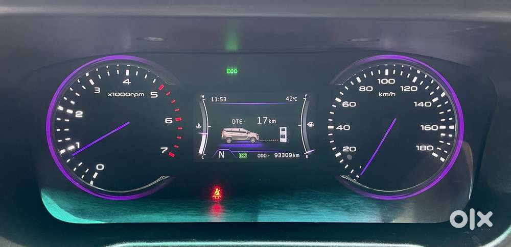 Mahindra Marazzo M8, 2019, Diesel