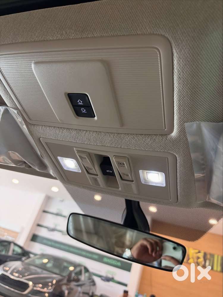 Skoda Kushaq 1.0 Tsi Style At (6 Airbags), 2026, Petrol