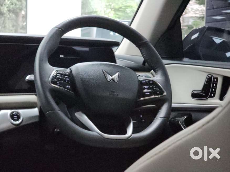 Mahindra Xuv700 Ax7l 6 Str At, 2024, Diesel