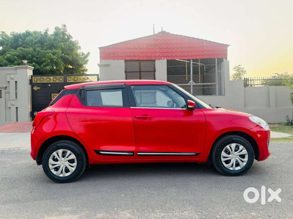 Maruti Suzuki Swift Vxi + Manual, 2022, Petrol