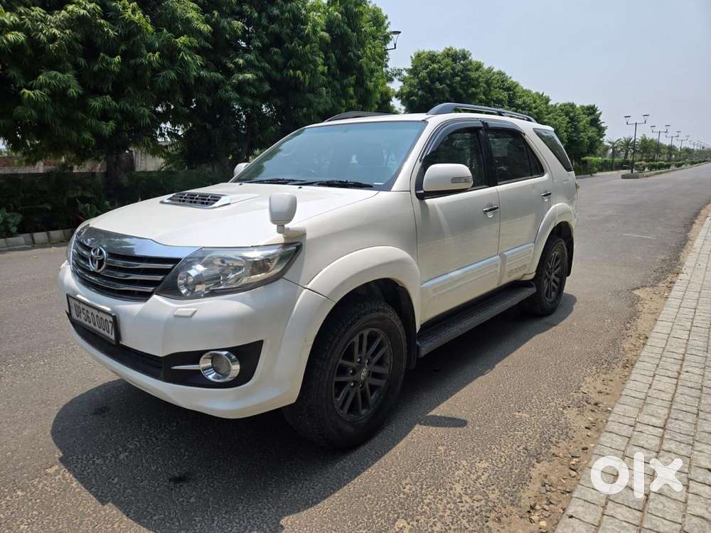Toyota Fortuner 4x2 Manual, 2015, Diesel