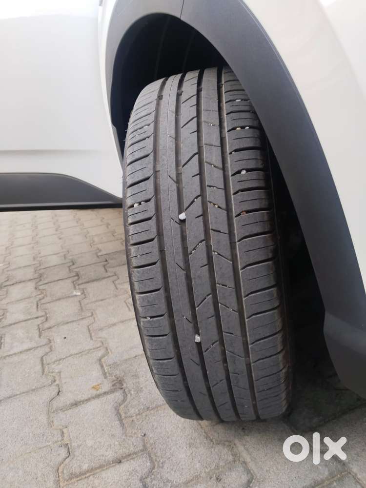 Hyundai Venue 1.0 S (o) Turbo Dct, 2024, Petrol