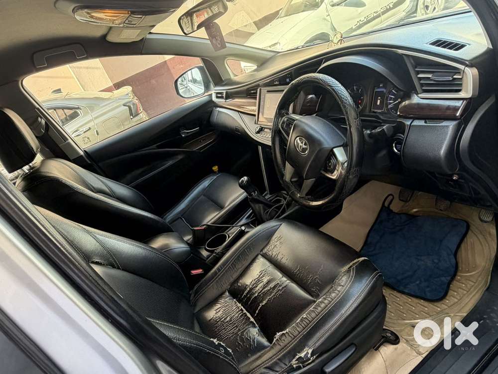 Toyota Innova Crysta 2.4 V 8 Str, 2016, Diesel