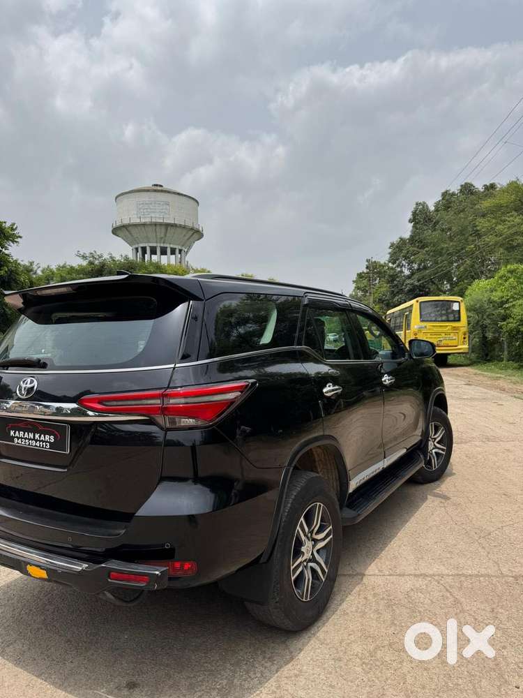 Toyota Fortuner [2021-ongoing] 2.8 2wd Diesel Mt, 2023, Diesel