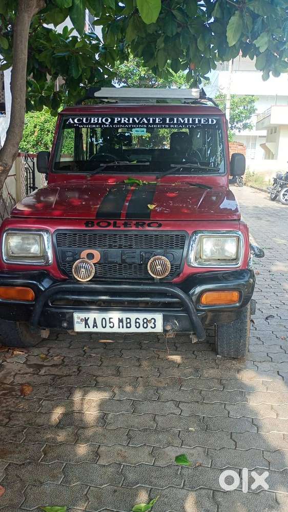 7 Seaters Red Colour