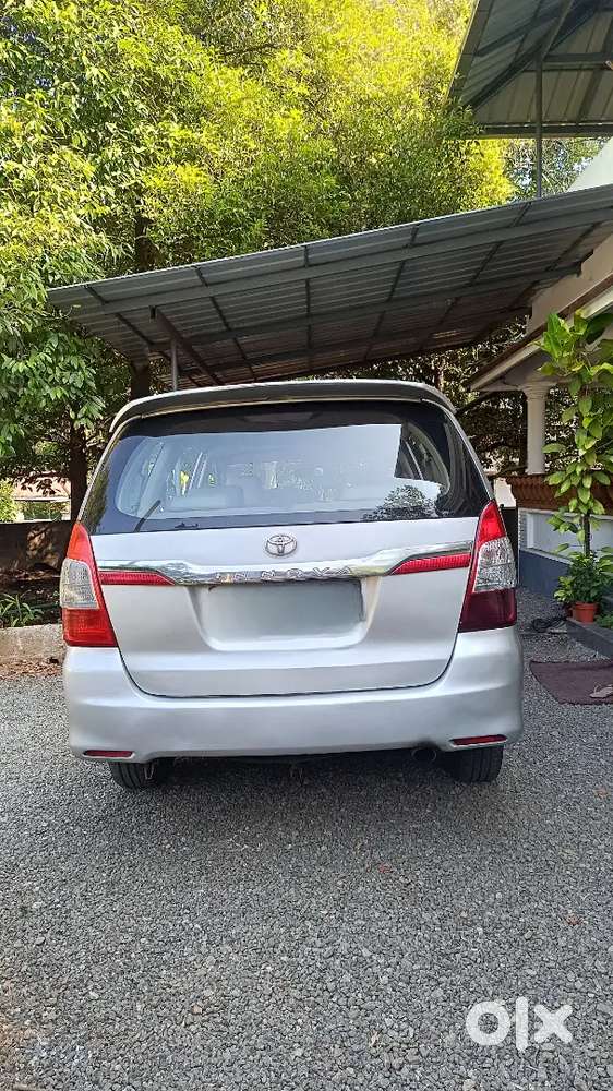 Innova 2005 Diesel Well Maintained , Center A/c, Converted To Type 4