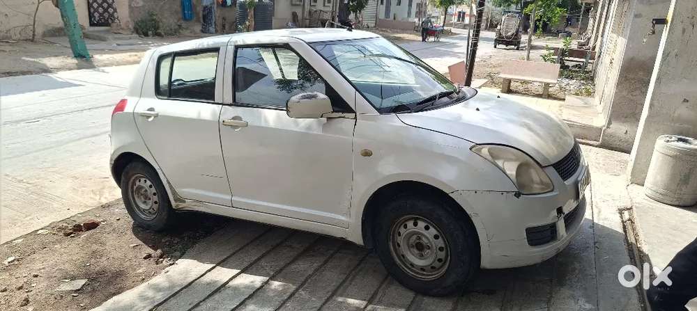 Maruti Suzuki Swift Petrol And Cng