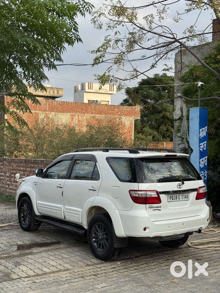 Toyota Fortuner 3.0 4x4 Manual, 2011, Diesel