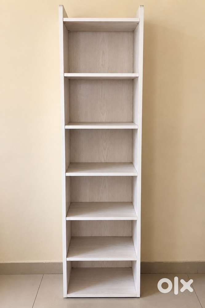 Household furniture Location Undri
