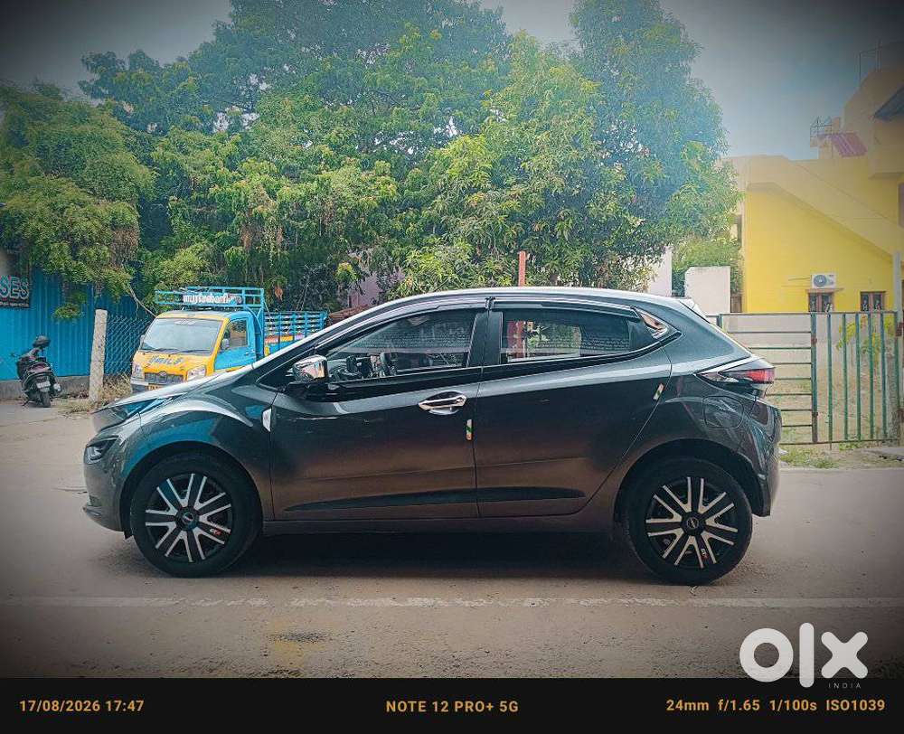 Tata Altroz 1.2 Xm Plus, 2023, Petrol