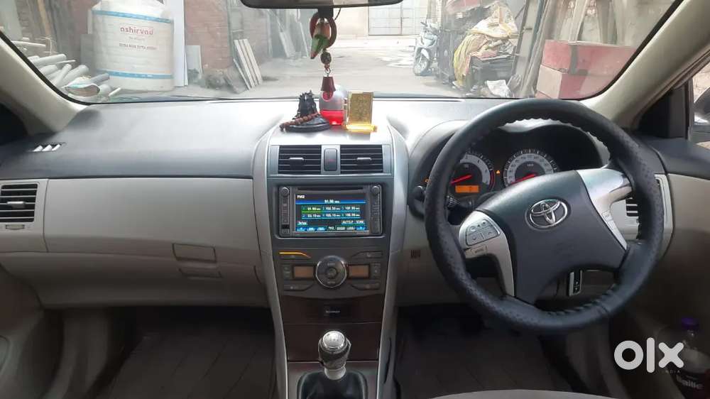 Toyota Corolla Altis 2012