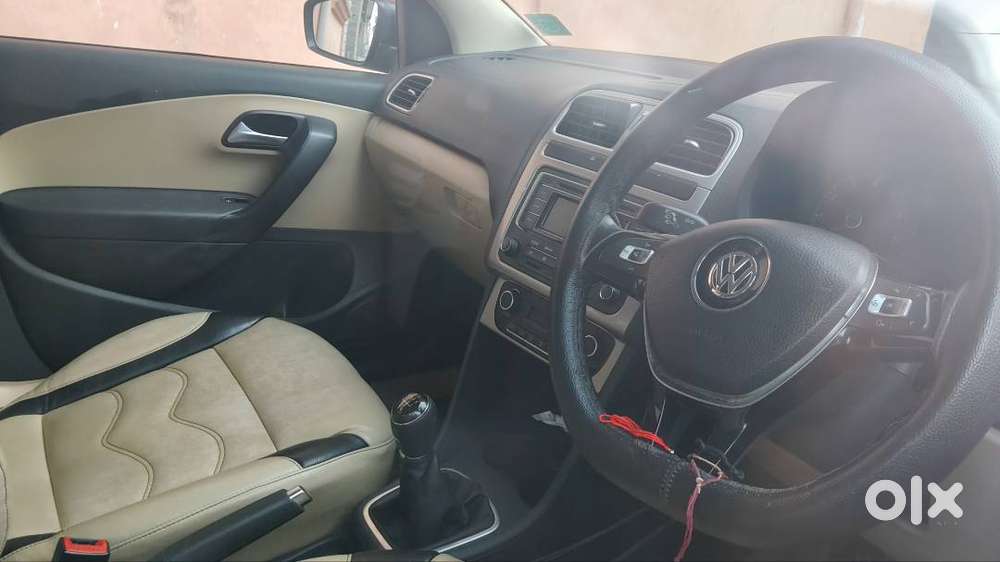 Volkswagen Polo 2015 Car