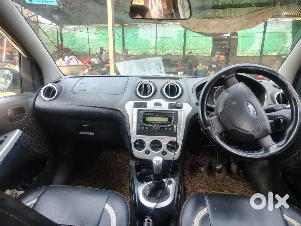 Ford Figo Petrol+ Cng 2014