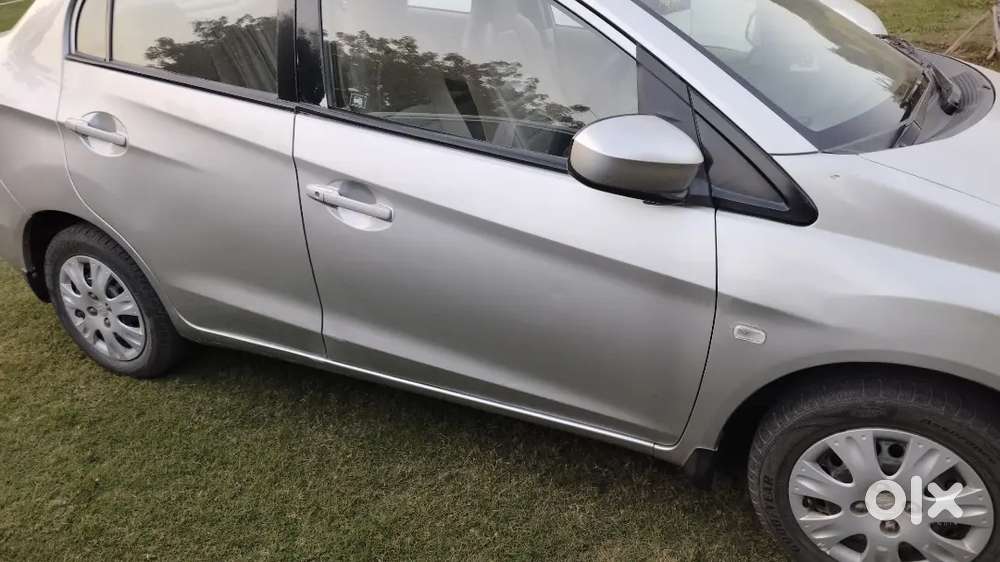 Honda Amaze 2014 Petrol Well Maintained.