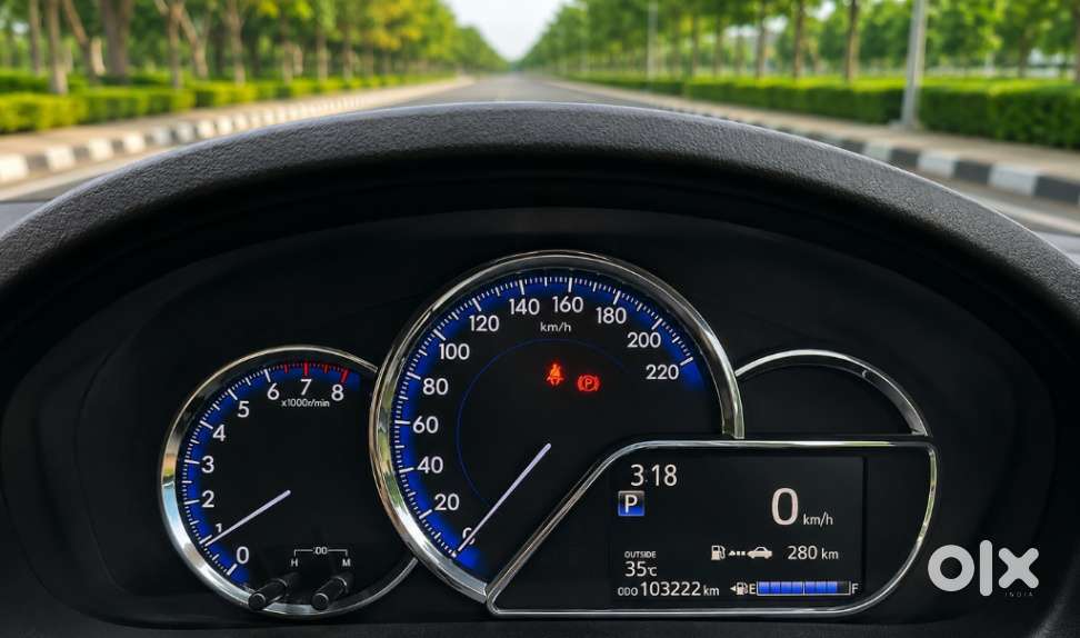 Toyota Yaris V Cvt, 2018, Petrol
