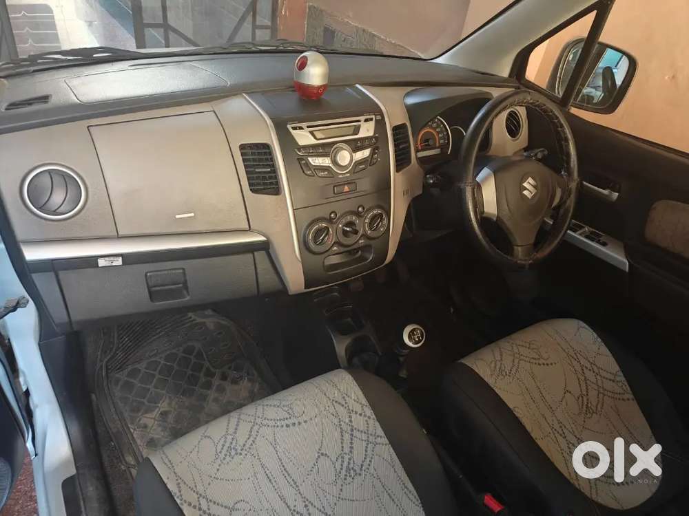 I Want To Sell A November 2014 Wagon R Vxi Model Car.