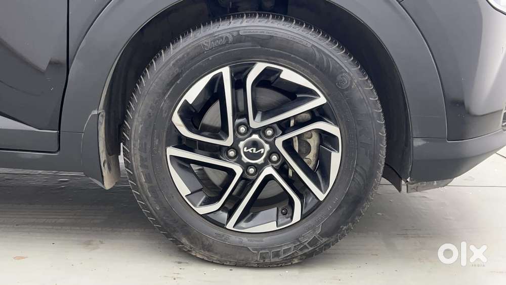 Kia Carens Prestige Plus Diesel, 2022, Petrol