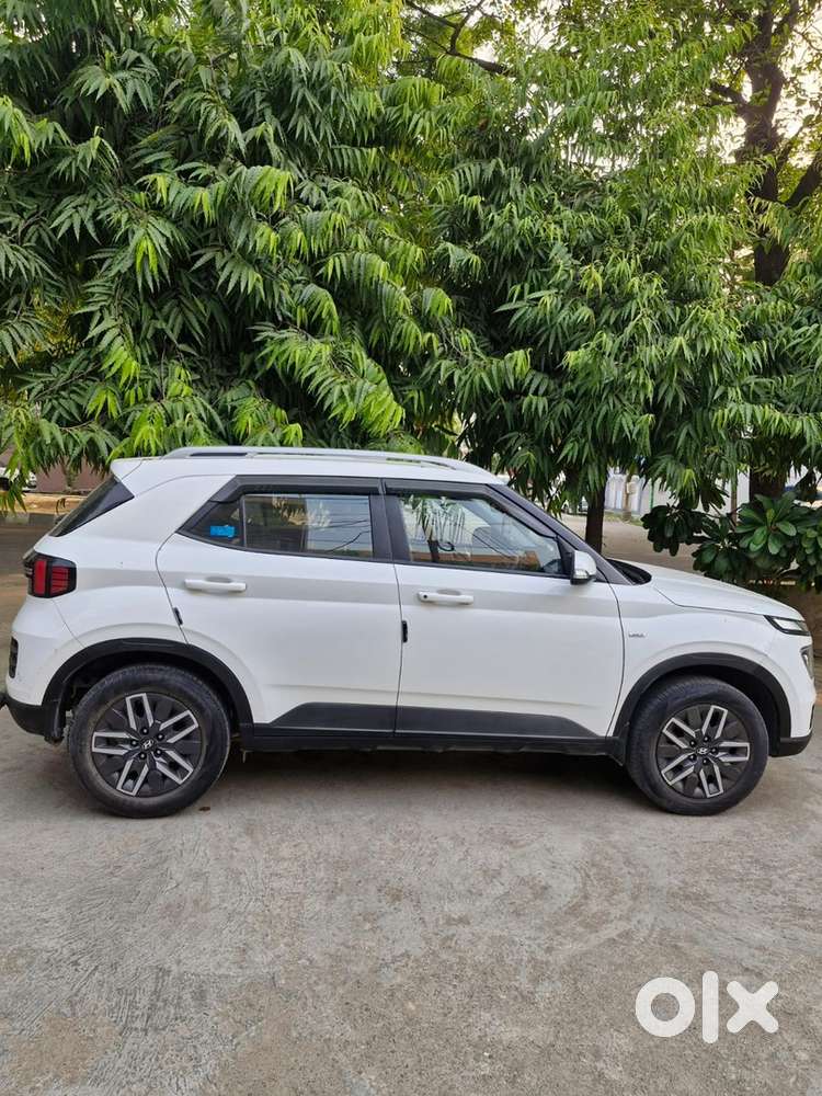 Hyundai Venue Petrol Automatic
