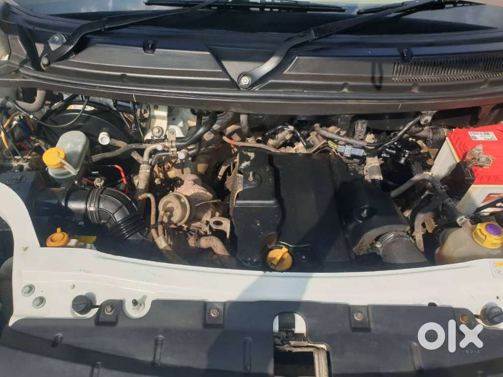 Mahindra Tuv 300 T10, 2018, Diesel