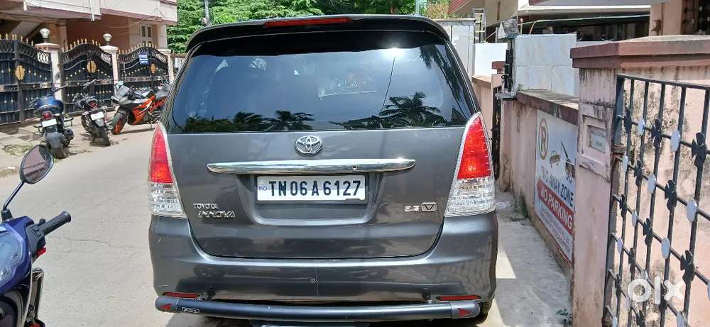 Toyota Innova 2010 Diesel 180000 Km Driven