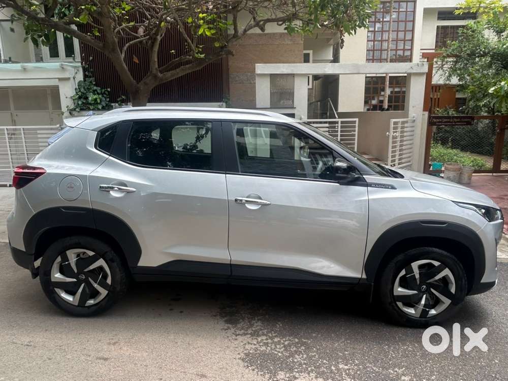 Nissan Magnite Automatic (6000 Km Driven)