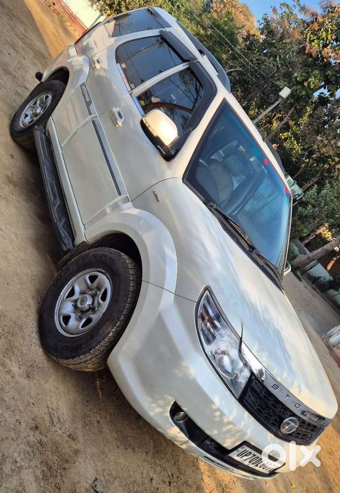 Tata Safari Storme 2016