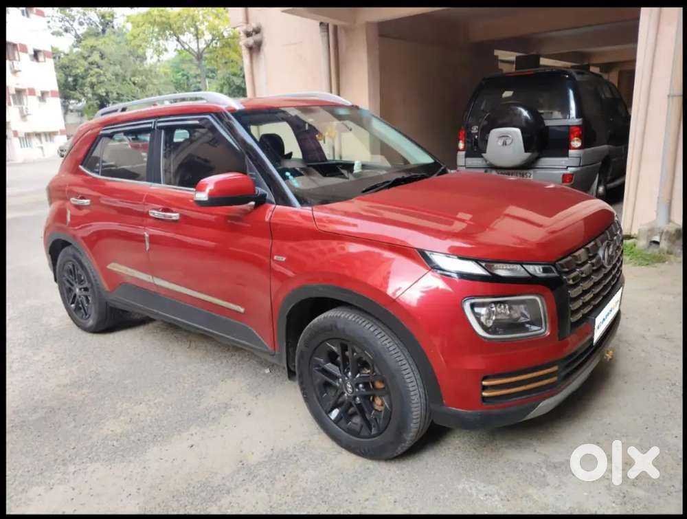 Hyundai Venue 2022 Petrol 61500 Km Driven