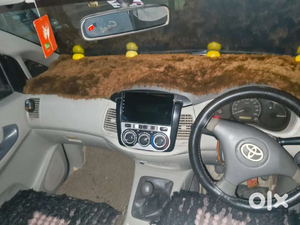 Toyota Innova Hycross 2012 Diesel 200000 Km Driven