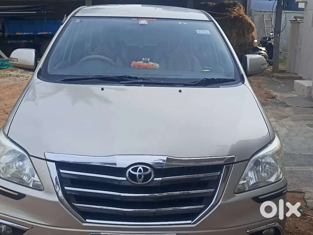 Toyata Innova Silky Gold Color