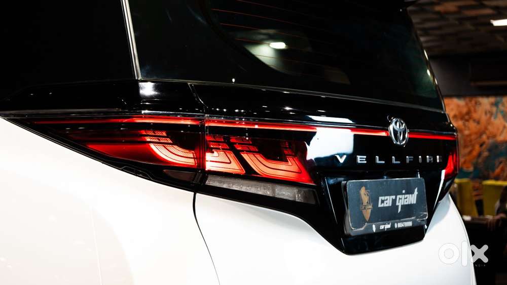 Toyota Vellfire Vip – Executive Lounge, 2025, Petrol
