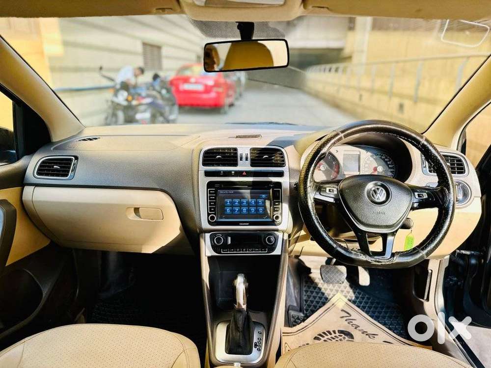 Volkswagen Polo Highline 1.6l Petrol, 2015, Petrol