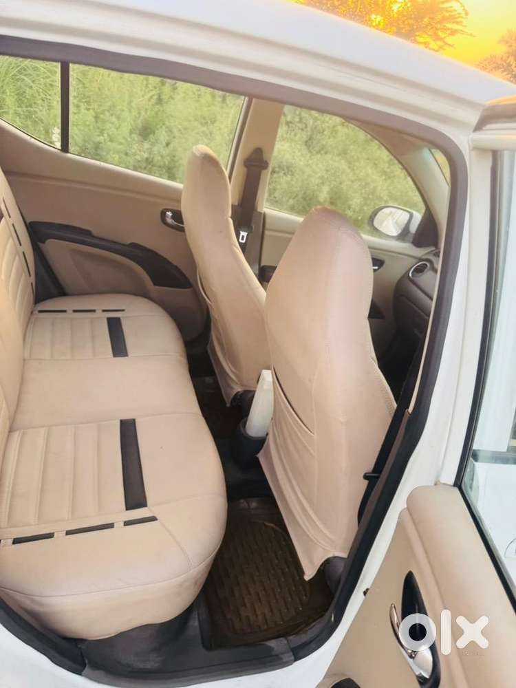 Hyundai Car Manual 2012