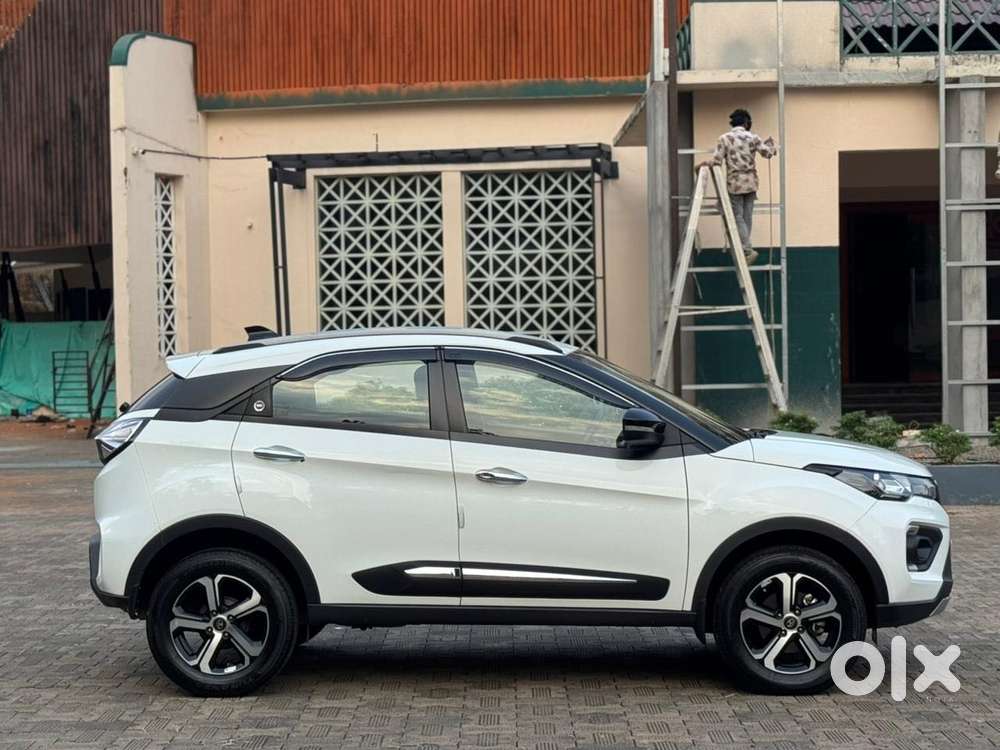 Tata Nexon 1.2 Revotron Xza Plus, 2023, Petrol