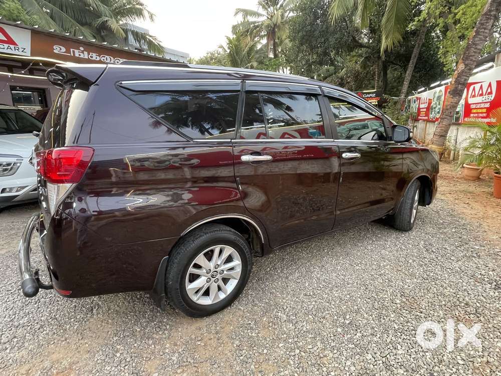 Toyota Innova Crysta 2.4 V 8 Str, 2016, Diesel